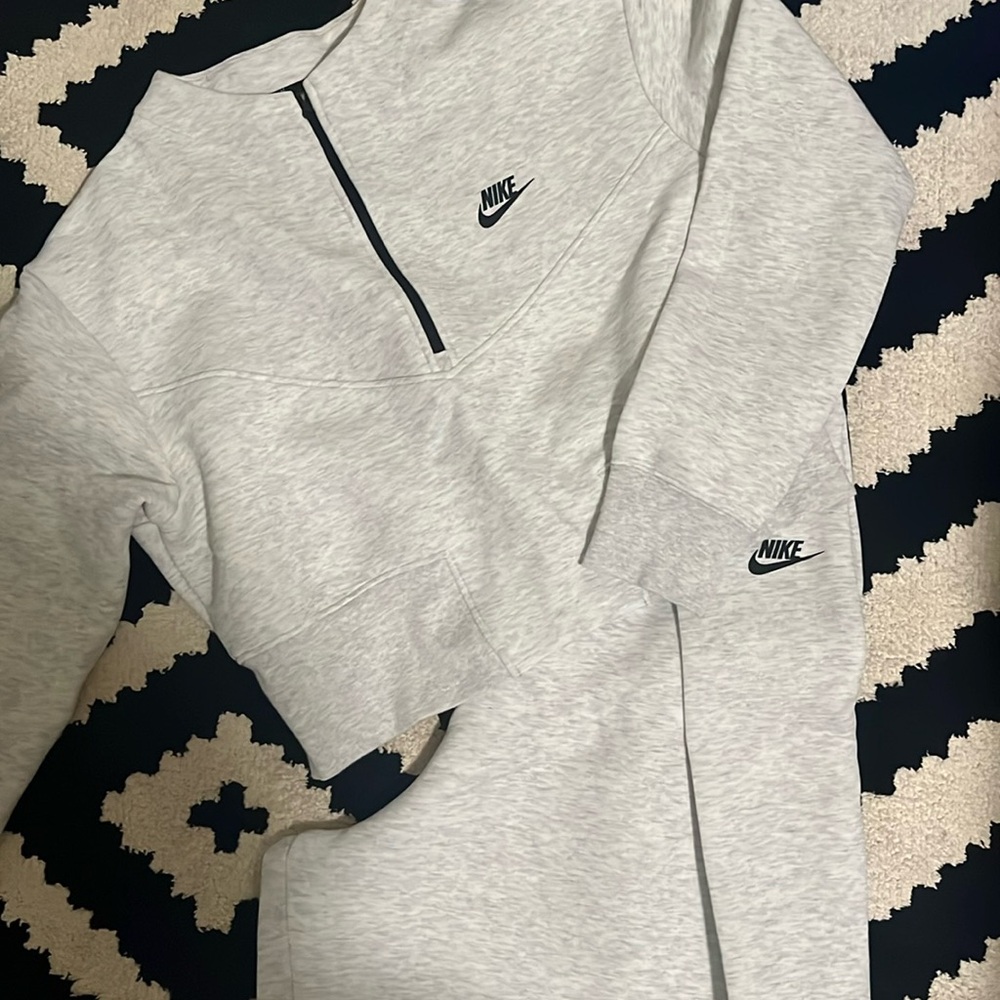 Women’s Nike Tech- Wide leg matching set